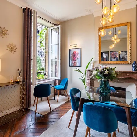 Romance Au Bord De L'eau *