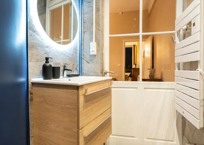 Romance Au Bord De L'eau *